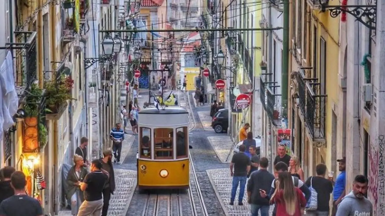 Imagem da notícia: Cidadania portuguesa para netos brasileiros é facilitada após regulamentação de lei