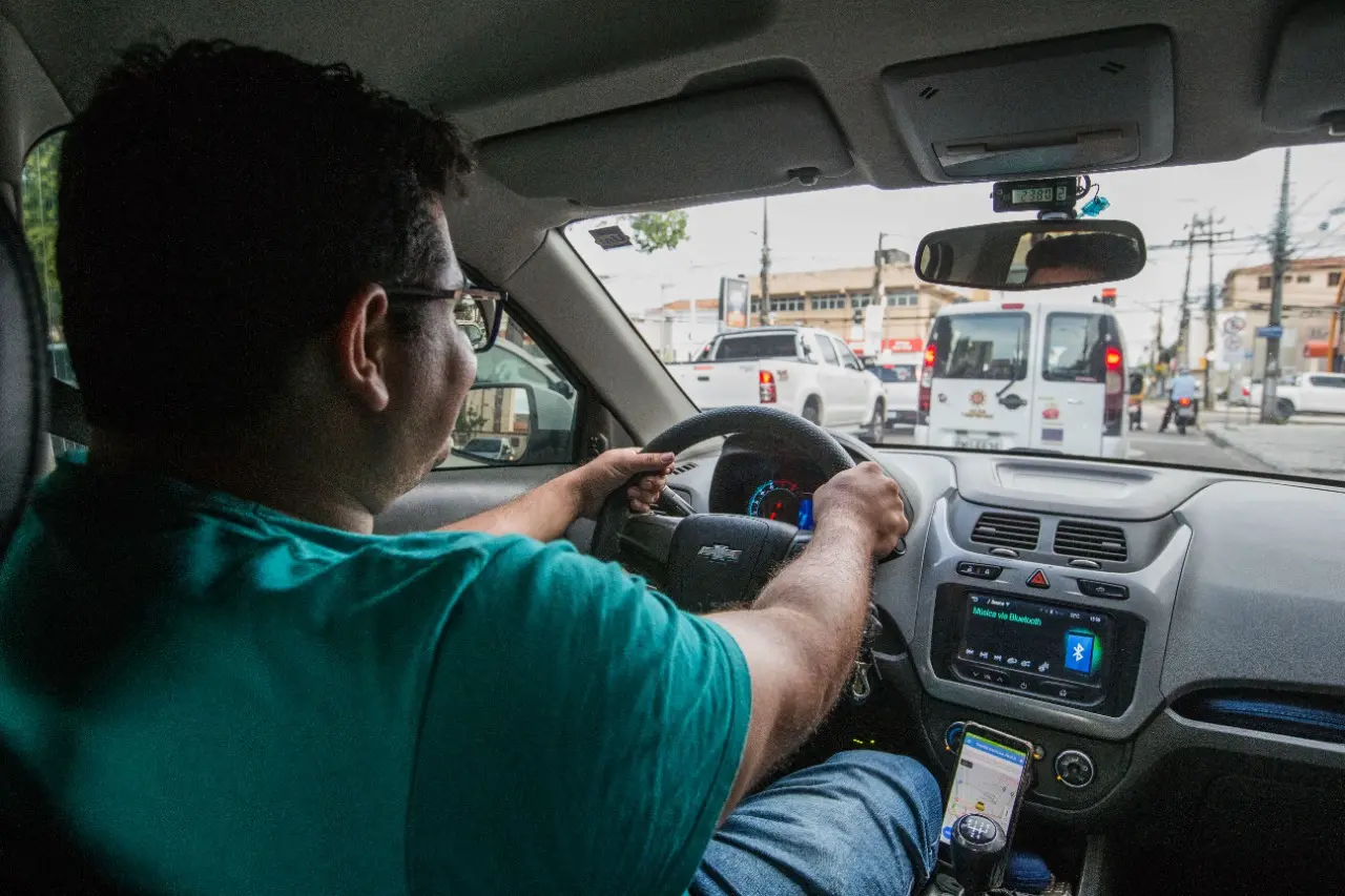 Imagem da notícia: Custo com GNV aumenta R$ 400 por mês após reajuste: 'vou ter que cortar gasto'