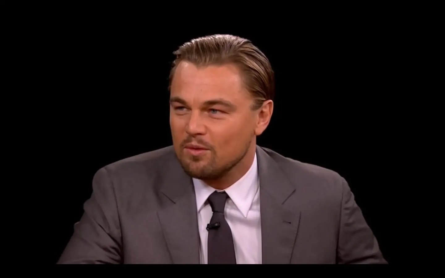 Imagem da notícia: Leonardo DiCaprio ensina jovens brasileiros a tirar título de eleitor no Twitter