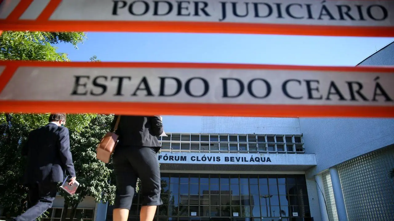 Imagem da notícia: Um dos homens mais procurados pela Polícia do Ceará tem mandados de prisão revogados pela Justiça