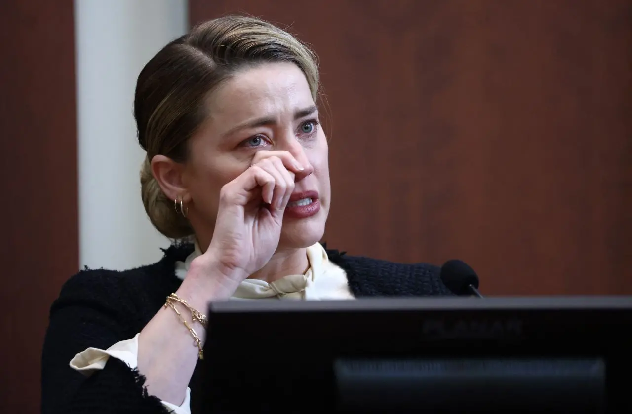 Imagem da notícia: Amber Heard afirma que Johnny Depp a agrediu por ciúmes de James Franco