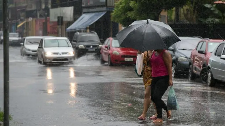 Imagem da notícia: Quase 80% das cidades cearenses estão sob risco de chuvas e ventos fortes neste fim de semana; lista