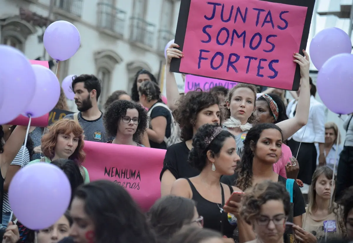 Imagem da notícia: De Arthur do Val a Ronivaldo Maia, violência contra a mulher ganha novos ‘holofotes’ na política