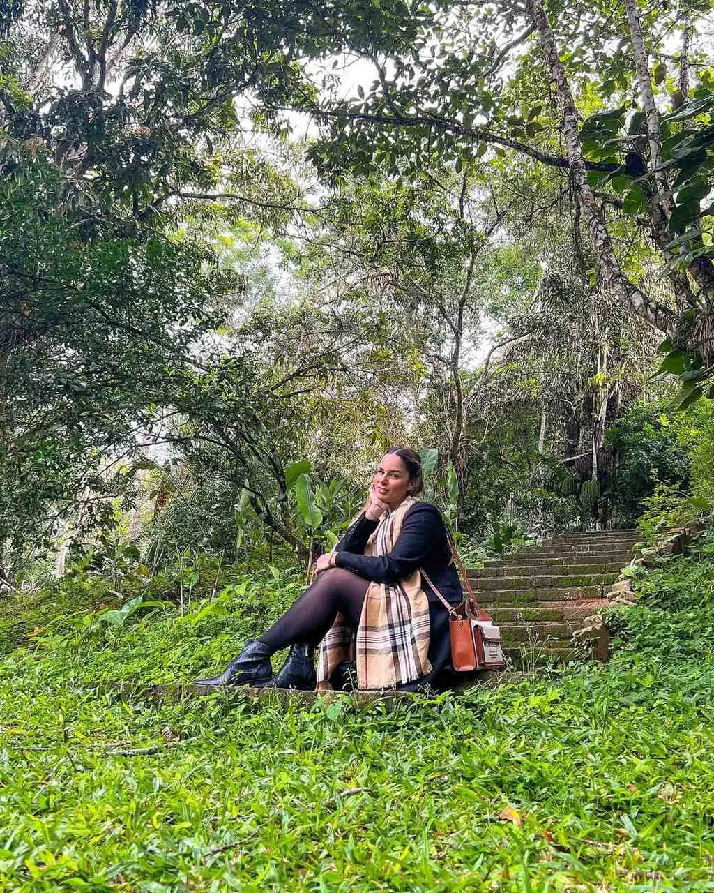 Imagem da notícia: Influenciadora Pâmella Holanda volta a rebater acusações de homofobia após denúncia de ex-assessor