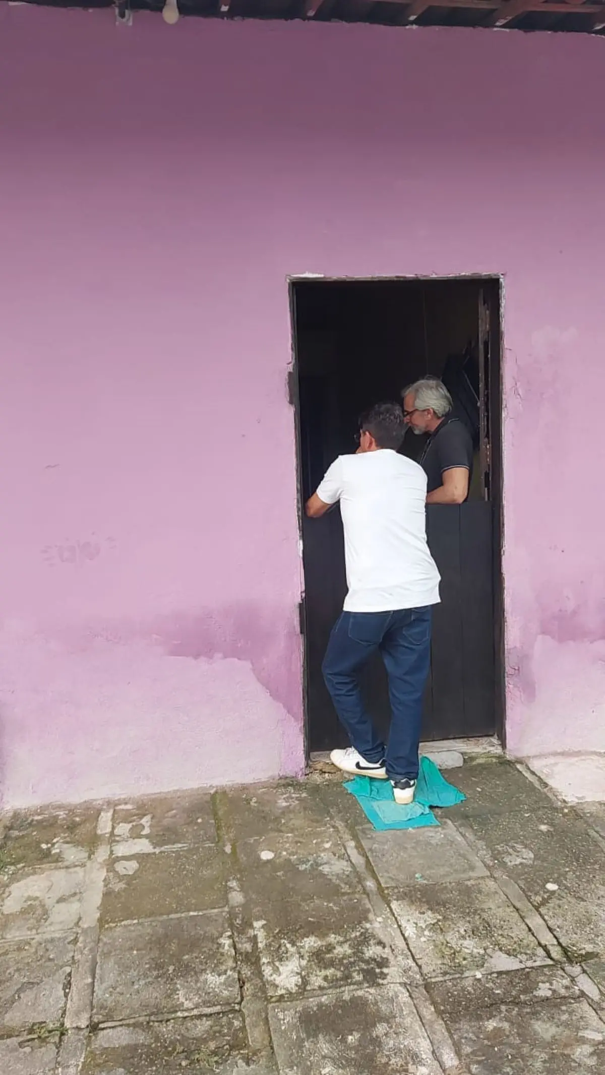 Imagem da notícia: Menina de 13 anos mantida em cárcere privado pelo ex-namorado é resgatada em Fortaleza 