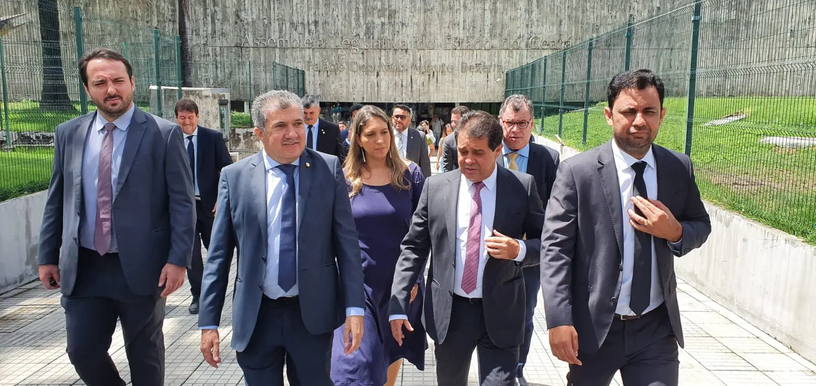 Imagem da notícia: Vereadores de Fortaleza têm primeiro encontro na Assembleia para formar parceria contra Enel