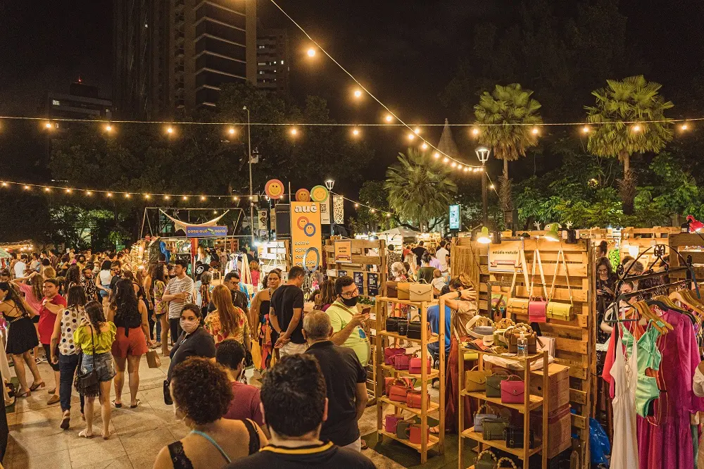 Imagem da notícia: Auê Feira e o convite a viver Fortaleza de arte e criatividade na praça