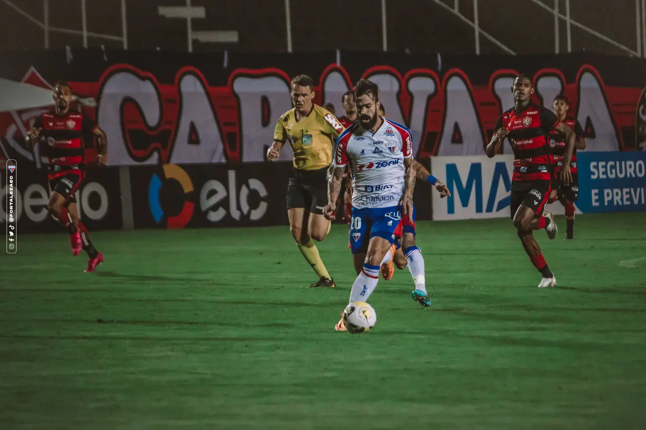 Imagem da notícia: Análise: Fortaleza joga para o gasto, avança na Copa do Brasil e vence a primeira fora em 2022