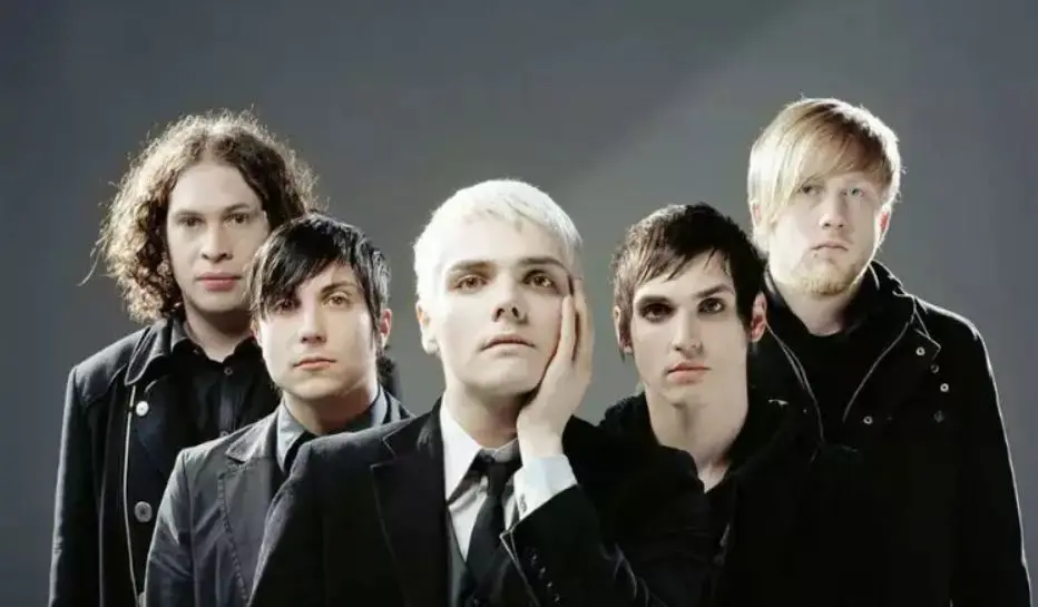 Imagem da notícia: My Chemical Romance lança música inédita e anuncia turnê mundial; ouça