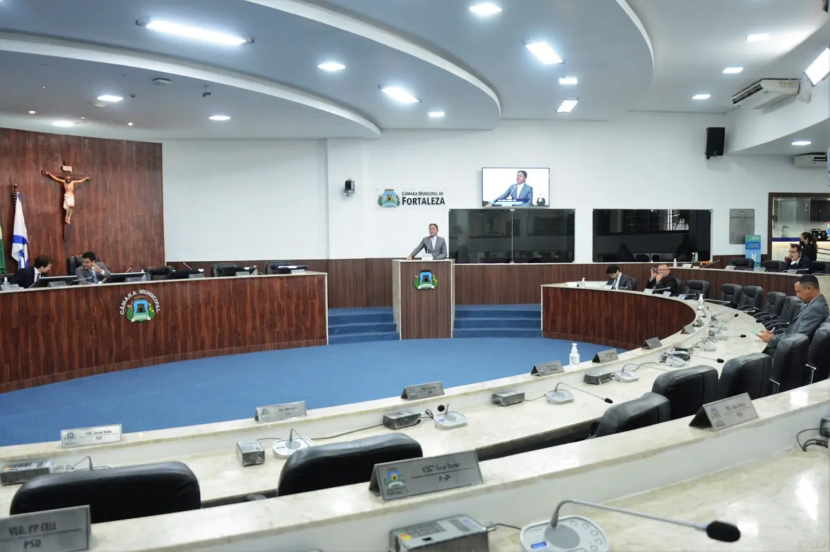 Imagem da notícia: Menos de dois anos pós-eleição, quase metade dos vereadores de Fortaleza são pré-candidatos em 2022