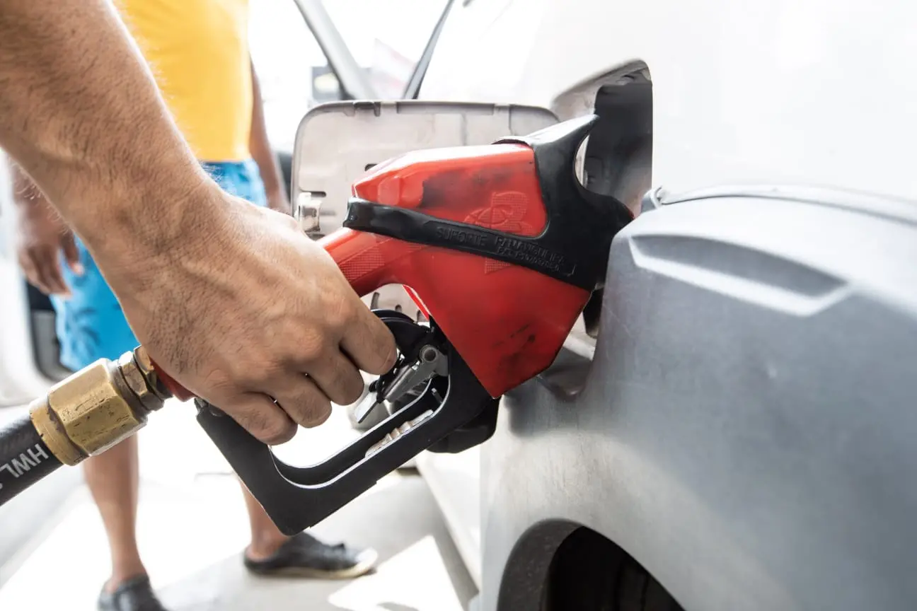 Imagem da notícia: Com alta de 27 centavos, Ceará tem 4ª gasolina mais cara do País