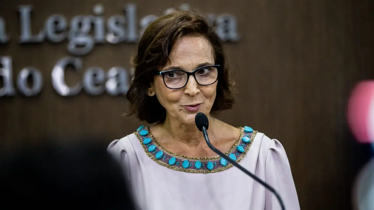 Imagem da notícia: “Não tenho obsessão pelo poder”, diz Izolda Cela sobre possibilidade de ser candidata à reeleição 