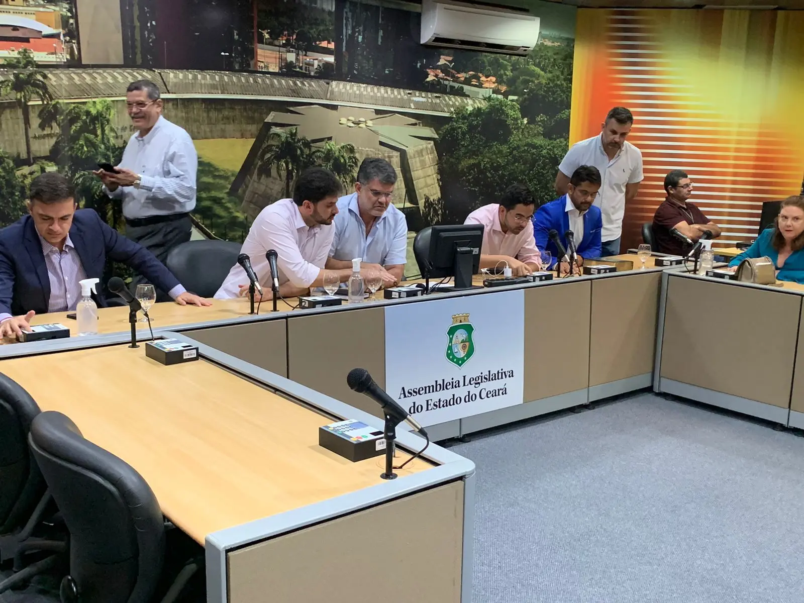 Imagem da notícia: Deputados elegem presidência de comissão especial da Enel na AL-CE e reiteram possibilidade de CPI