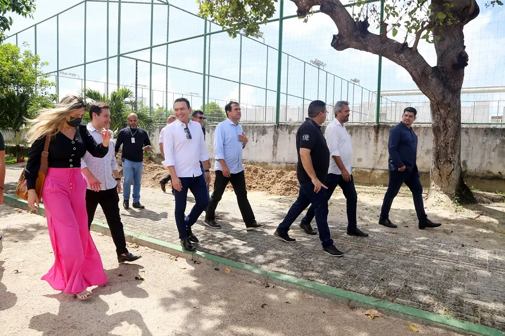 Imagem da notícia: Deputados mantêm visita a associações de PMs e deixam de fora grupo que tensionou CPI na AL-CE