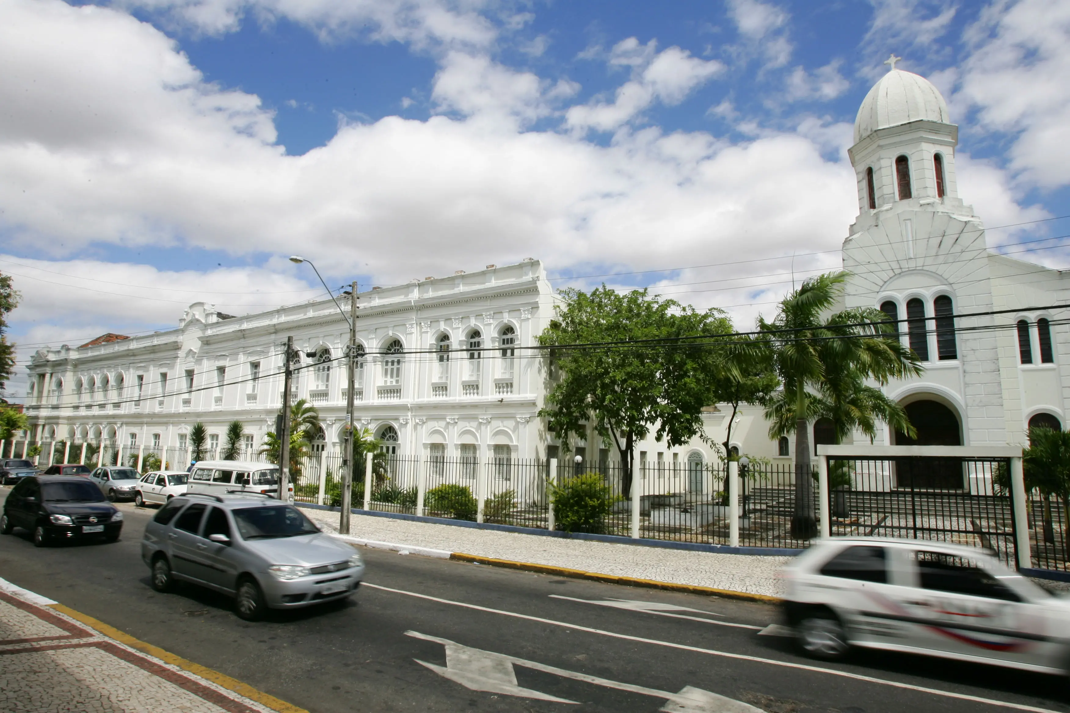 Depois de uma crise financeira, o Colégio Nossa Senhora do Sagrado Coração das Irmãs Dorotéias fechou as portas em 2005