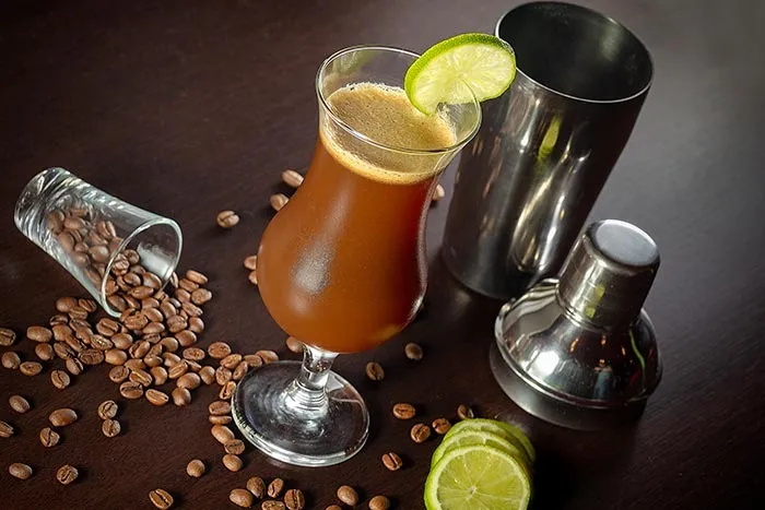 O Club Café ainda oferece uma carta de drinks a base de Cafés