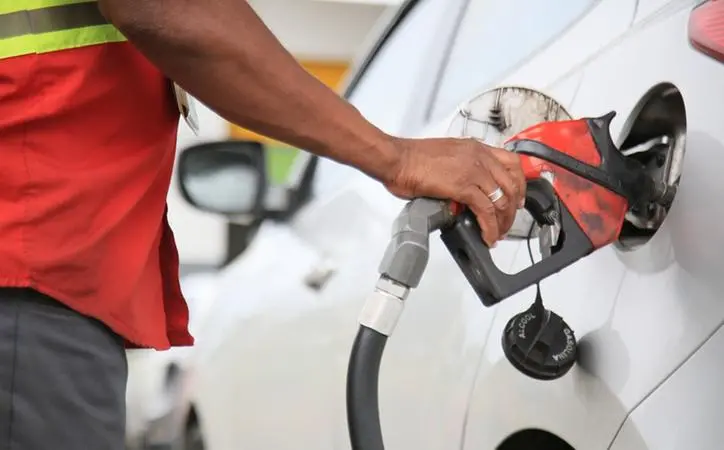 Imagem da notícia: Texto-base de projeto que limita ICMS sobre combustíveis e energia elétrica é aprovado pela Câmara