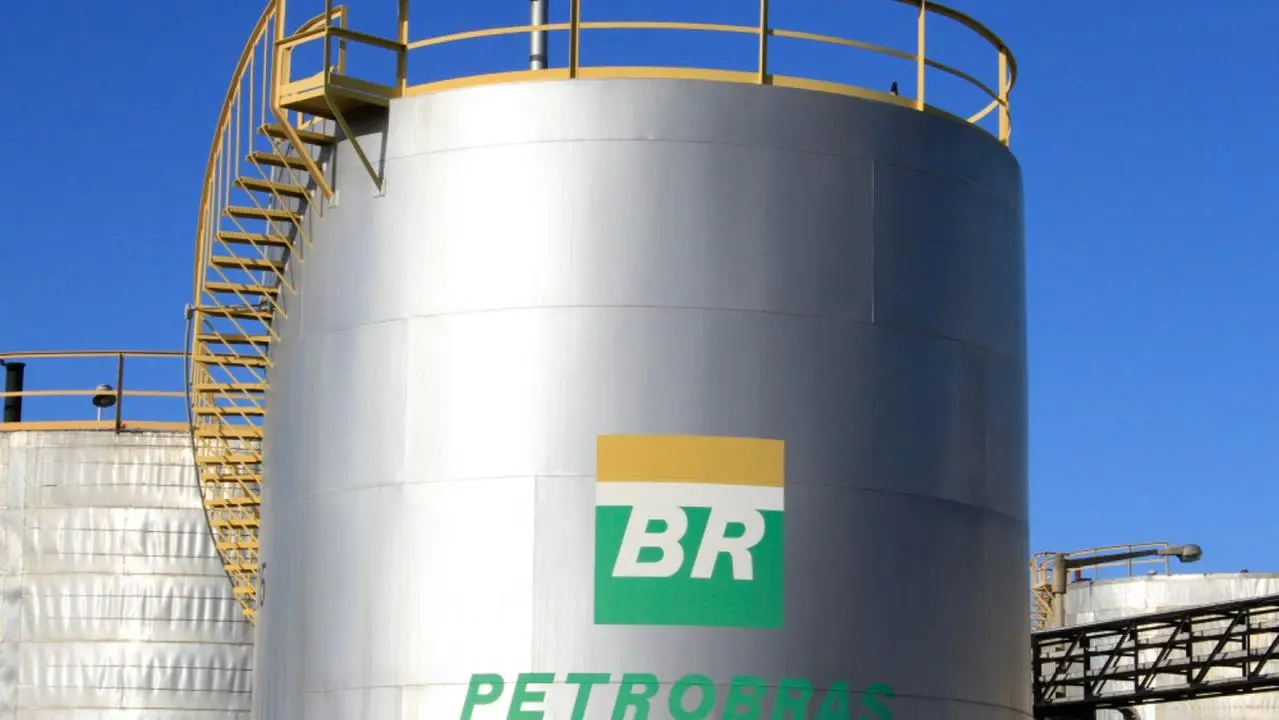 Imagem da notícia: Refinaria do Ceará, Lubnor é vendida pela Petrobras por US$ 34 milhões