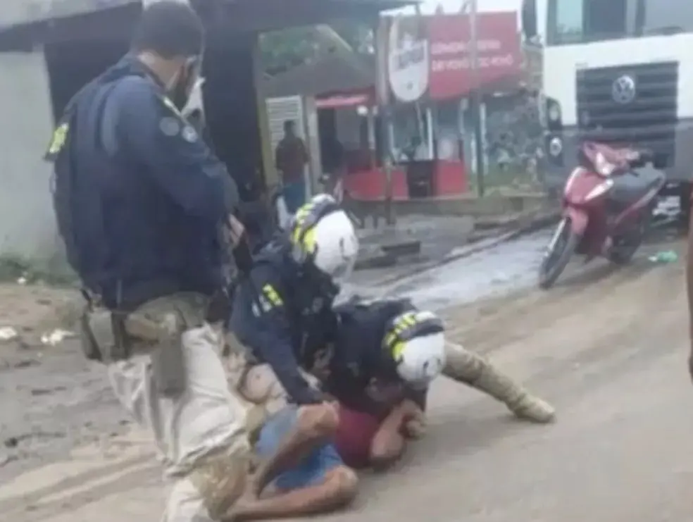 Print do vídeo que mostra abordagem