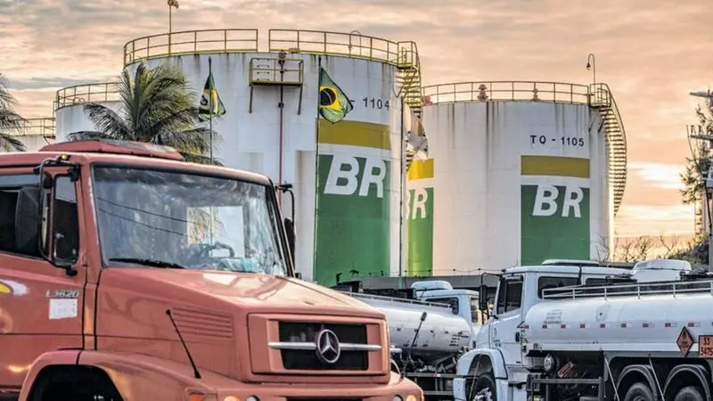 Imagem da notícia: Ministro do STF convoca secretários e convida governadores para audiência de conciliação sobre ICMS do Diesel