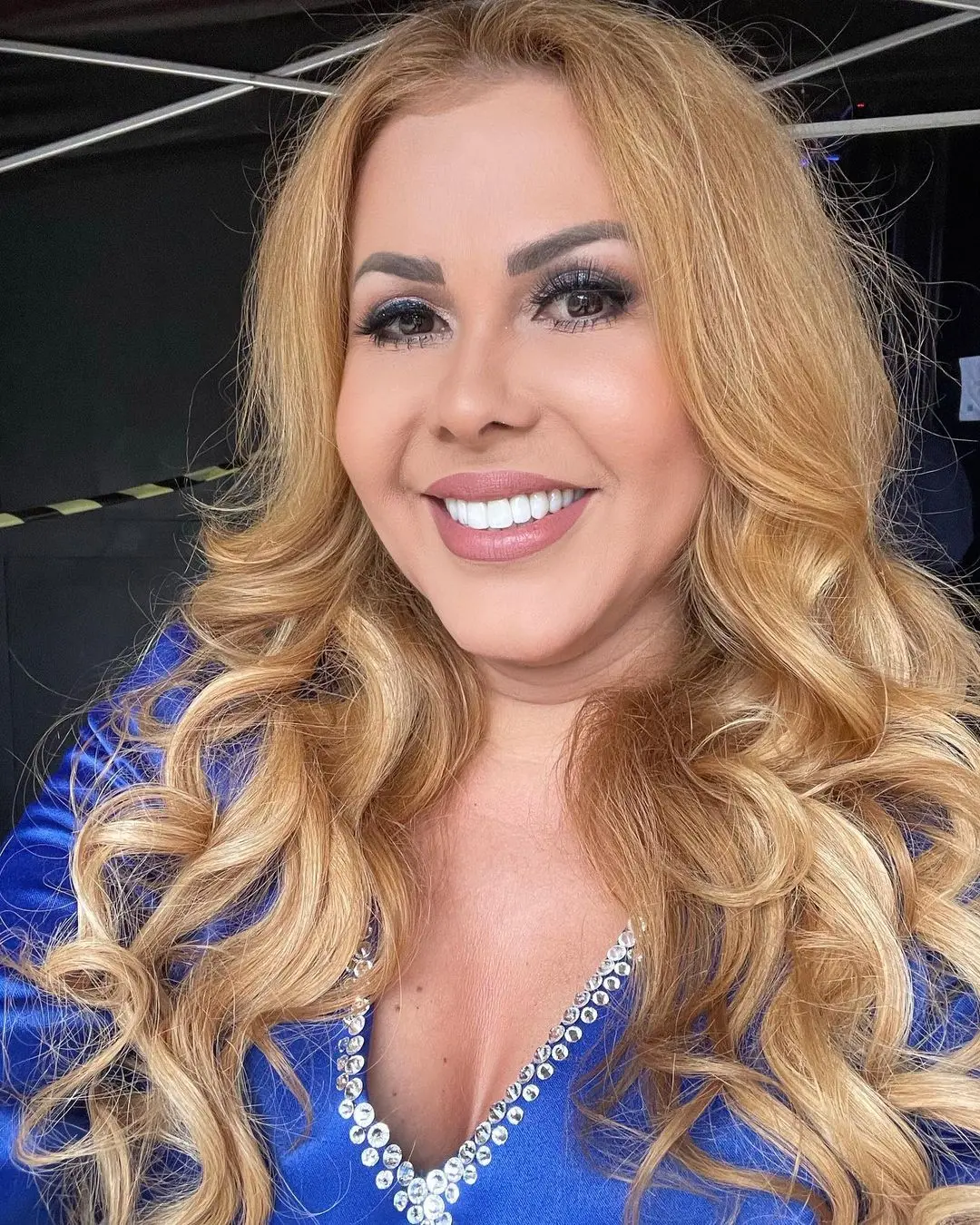 Imagem da notícia: Joelma posta fotos após vídeo com rosto inchado viralizar nas redes sociais