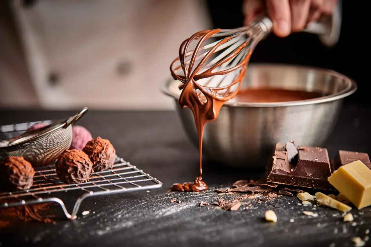 Imagem da notícia: 6 receitas de bolo com chocolate fofinho e gostoso