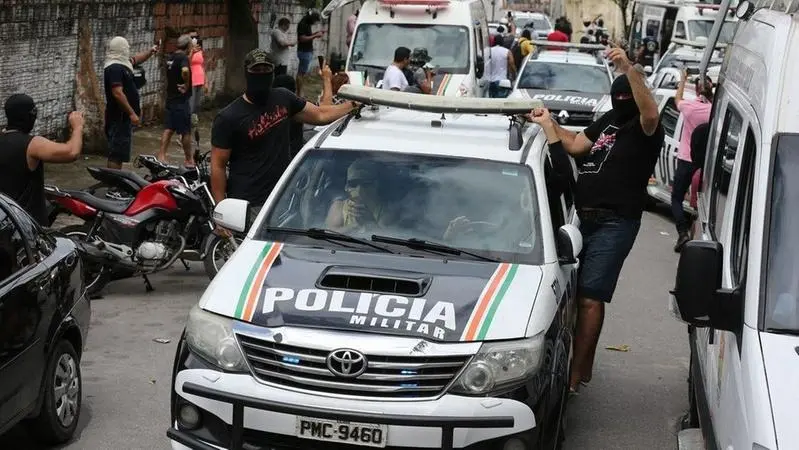 Imagem da notícia: Leis federais que anistiam policiais e bombeiros do Ceará e de outros estados é inconstitucional, diz STF
