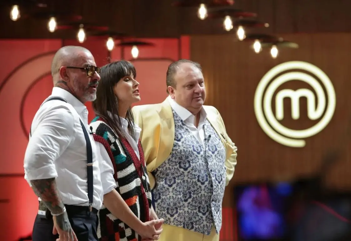 Imagem da notícia: Quem saiu do Masterchef Brasil? Participantes duelam e molho é criticado por Jacquin