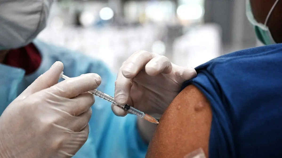 Imagem da notícia: Fortaleza inicia aplicação da 4ª dose contra a Covid em pessoas acima de 50 anos na segunda (6)