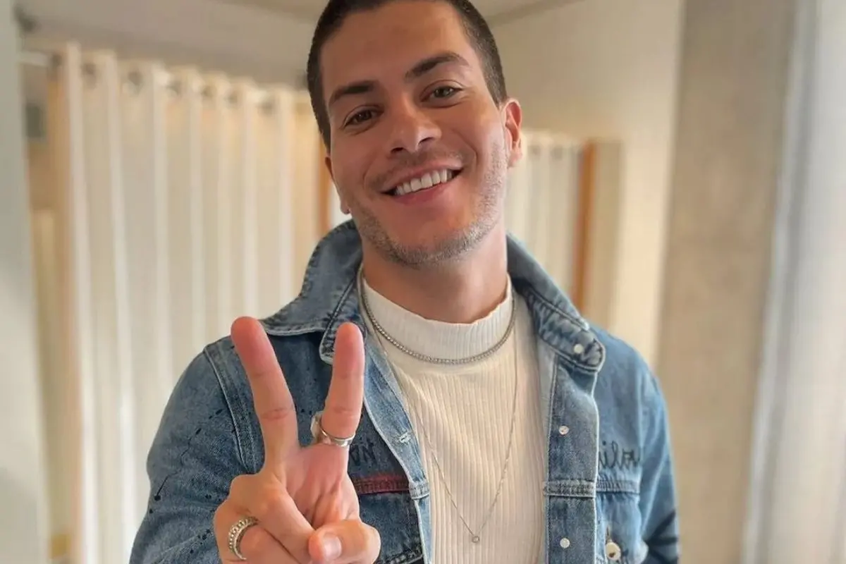 Imagem da notícia: Arthur Aguiar cancela turnê e fará quatro cirurgias de uma só vez: 