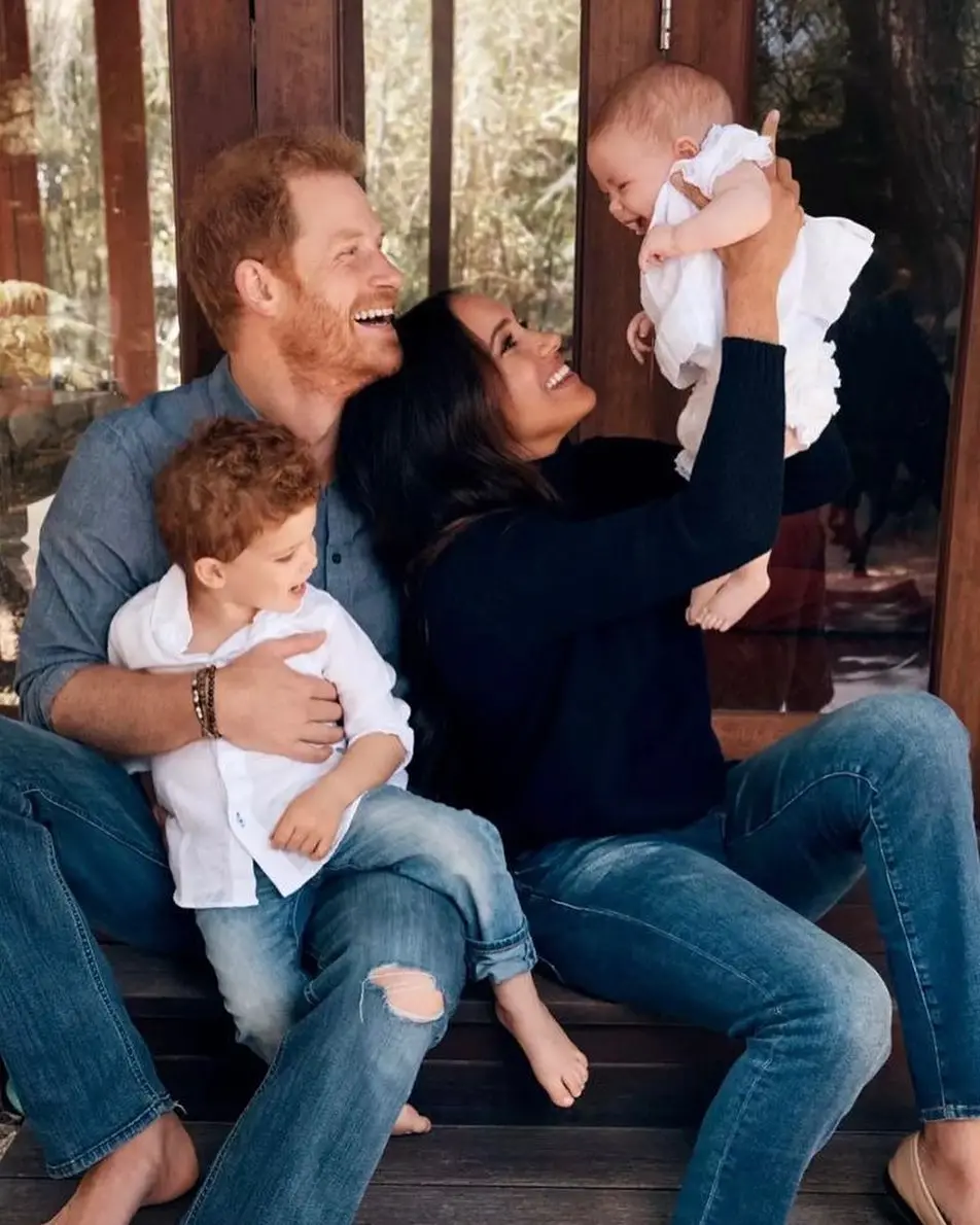 Imagem da notícia: Lilibet, filha do príncipe Harry e Meghan Markle, completa 1 ano; veja detalhes da festa