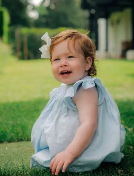 Imagem da notícia: Filha de Harry e Meghan Markle tem nova foto divulgada em aniversário de 1 ano