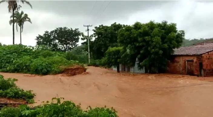 Imagem da notícia: Saiba quais cidades do Ceará decretaram situação de emergência causada por fortes chuvas