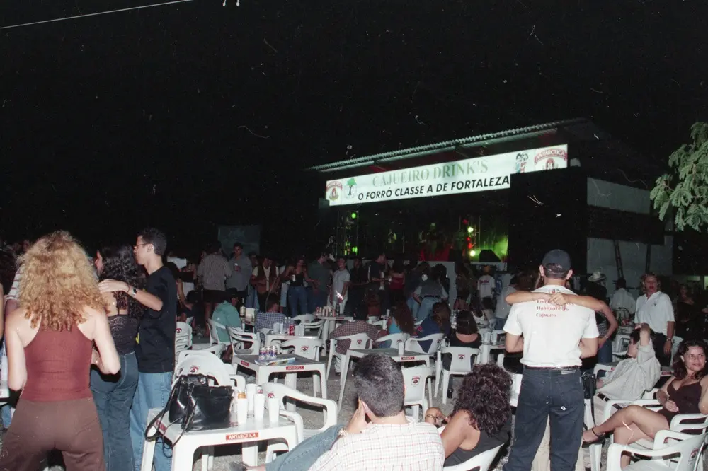Cajueiro Drinks casa de show voltada para o forró que conquistou os fortalezenses na década de 1990
