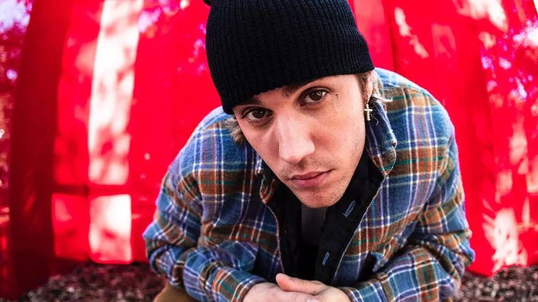 Imagem da notícia: Justin Bieber anuncia adiamento de shows de turnê: 'minha doença está piorando'