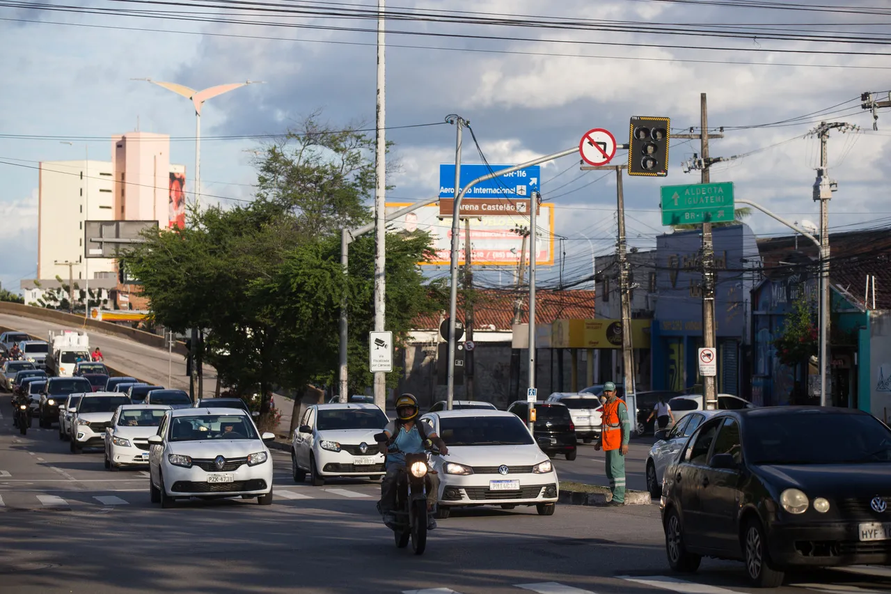 Motoristas relatam falhas nos semáforos durante semanas