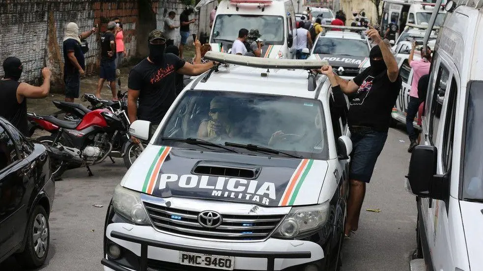 Imagem da notícia: Mais cinco policiais militares são absolvidos por participação no motim no Ceará