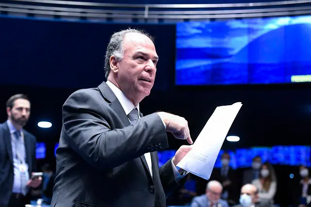 Imagem da notícia: Projeto que limita ICMS de combustíveis e conta de luz tem texto-base aprovado no Senado