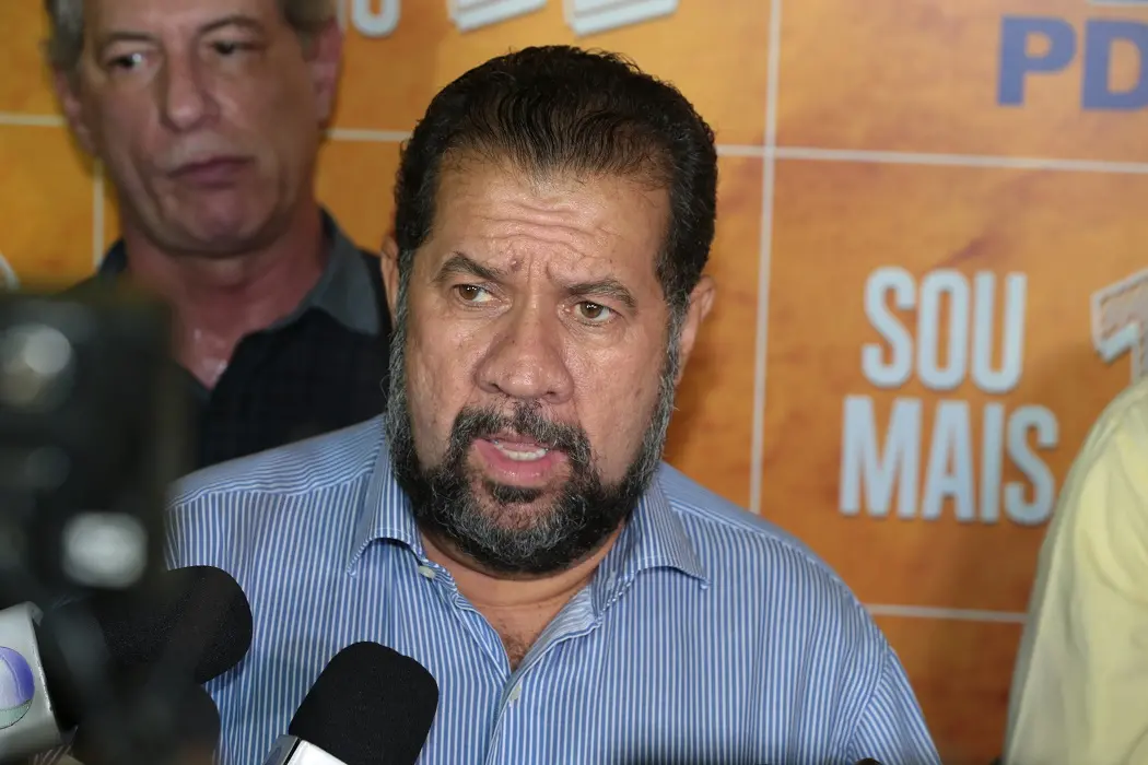 Imagem da notícia: Presidente nacional do PDT reúne bancada de vereadores em almoço na Câmara de Fortaleza 
