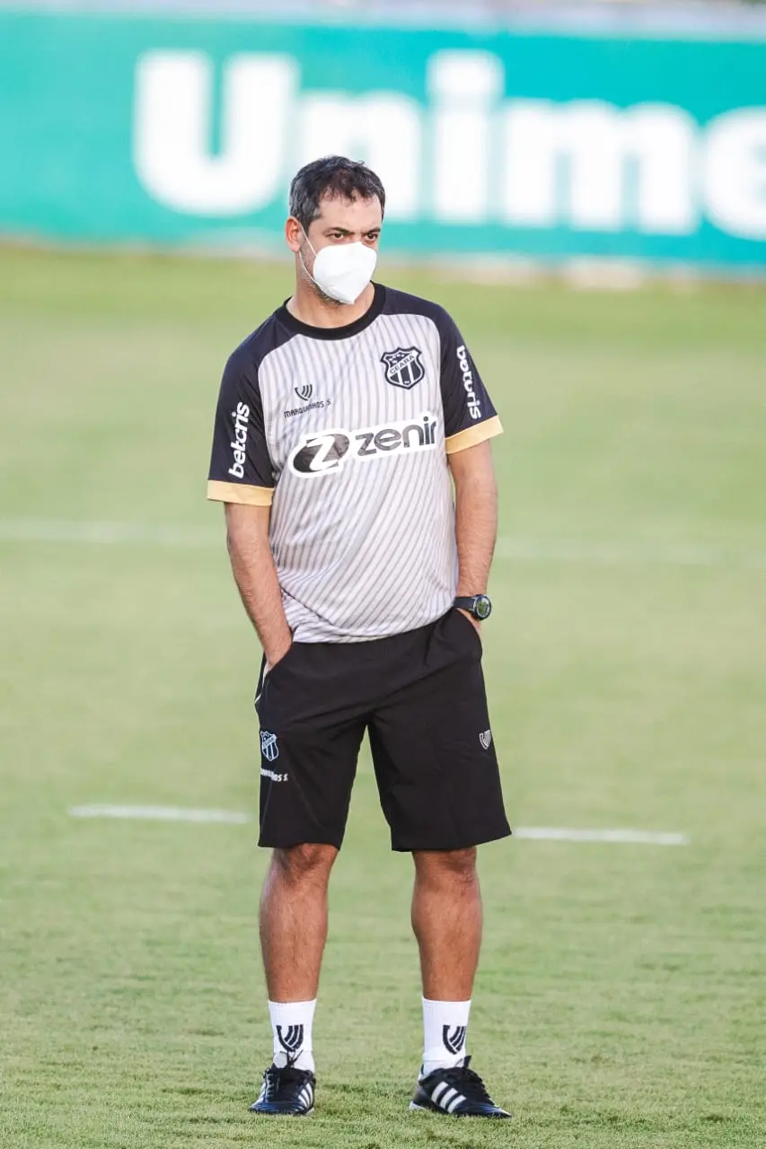 Imagem da notícia: Marquinhos Santos é regularizado no BID e estreia no comando do Ceará contra o Atlético-MG