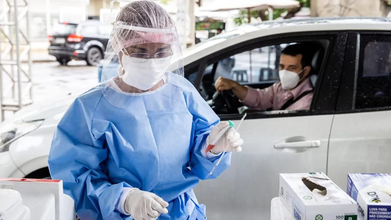 Em Fortaleza, postos de saúde, UPAs e 2 centros de testagem realizam teste de Covid gratuito