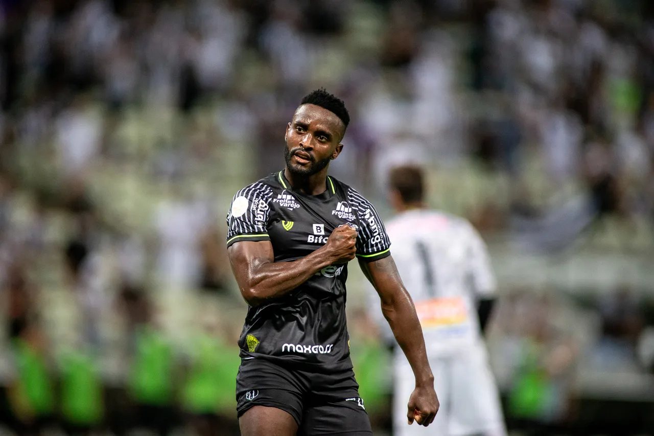 Mendoza sentiu a coxa no 1º tempo contra o Atlético (MG) e não enfrenta o Cuiabá