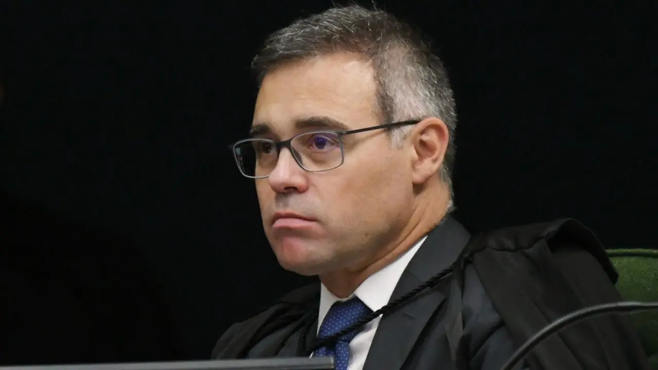 Imagem da notícia: Mendonça determina que alíquotas de ICMS sobre combustíveis devem ser fixas em todo o País 