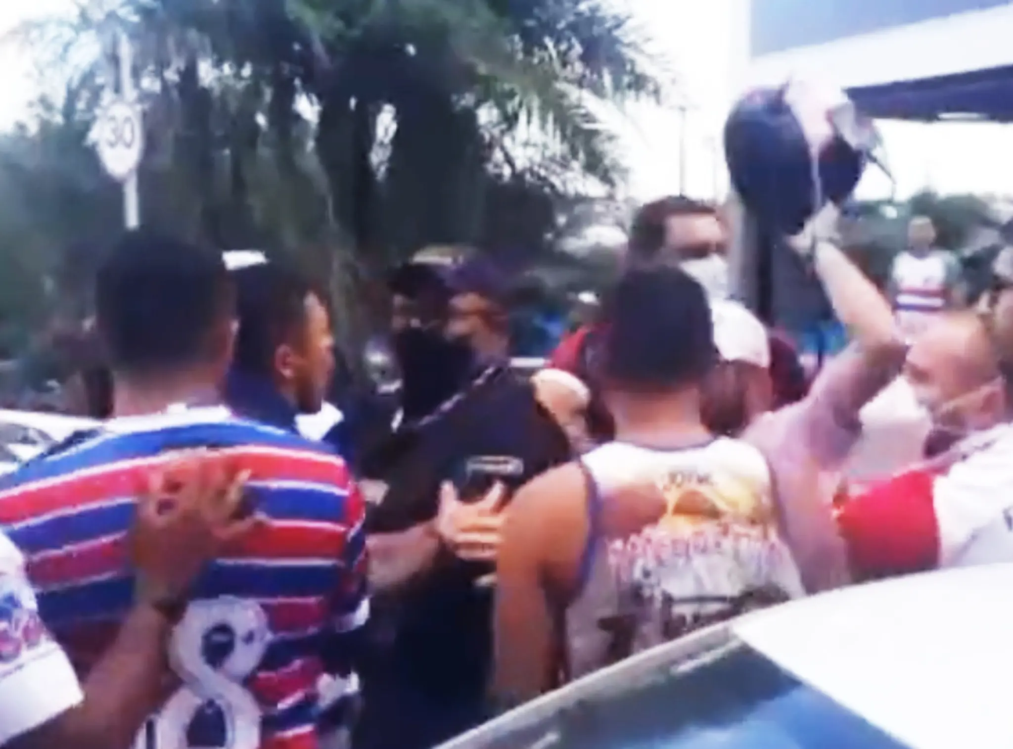 Tentativa de agressão contra jogador Róbson, do Fortaleza