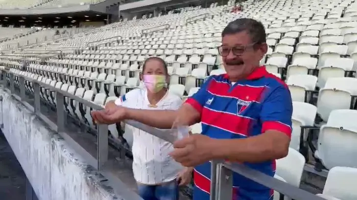 Imagem da notícia: Torcedor do Fortaleza leva sal grosso em jogo contra o América-MG: 