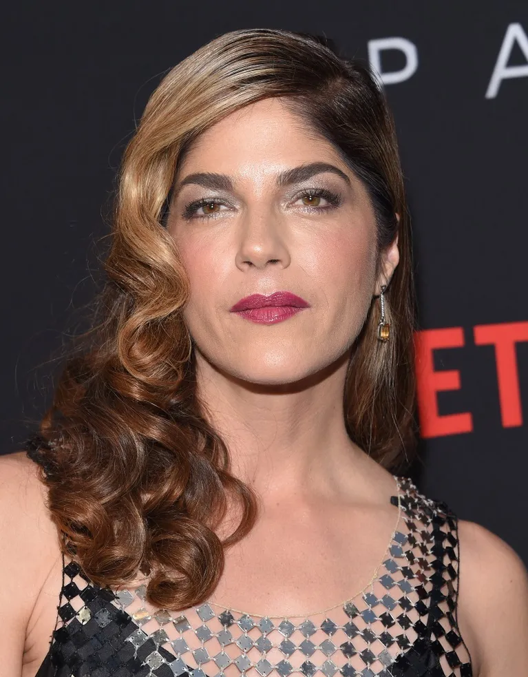 Selma Blair gravou documentário sobre a rotina com esclerose múltipla.