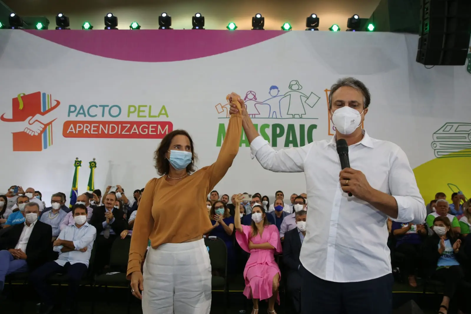 Imagem da notícia: Camilo chama Izolda de 