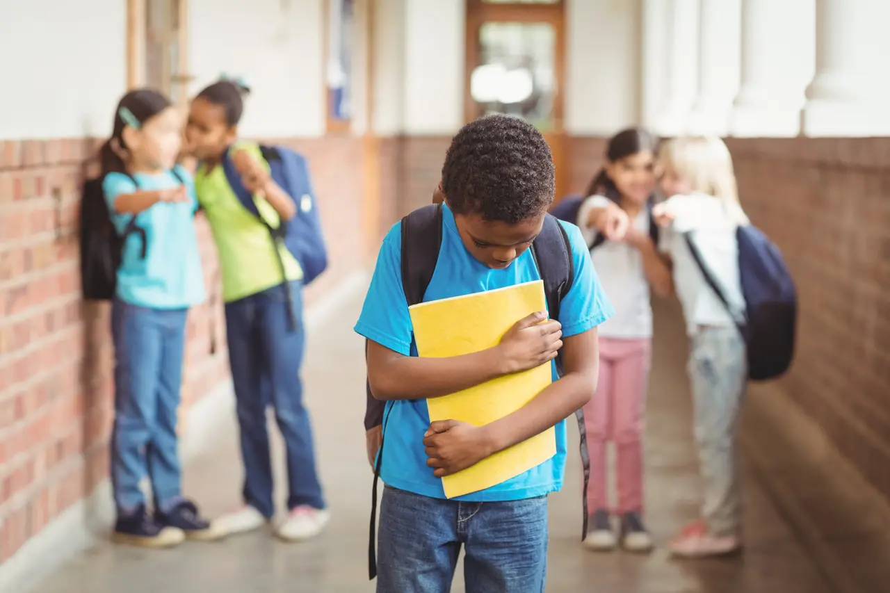 Criança alvo de bullying na escola