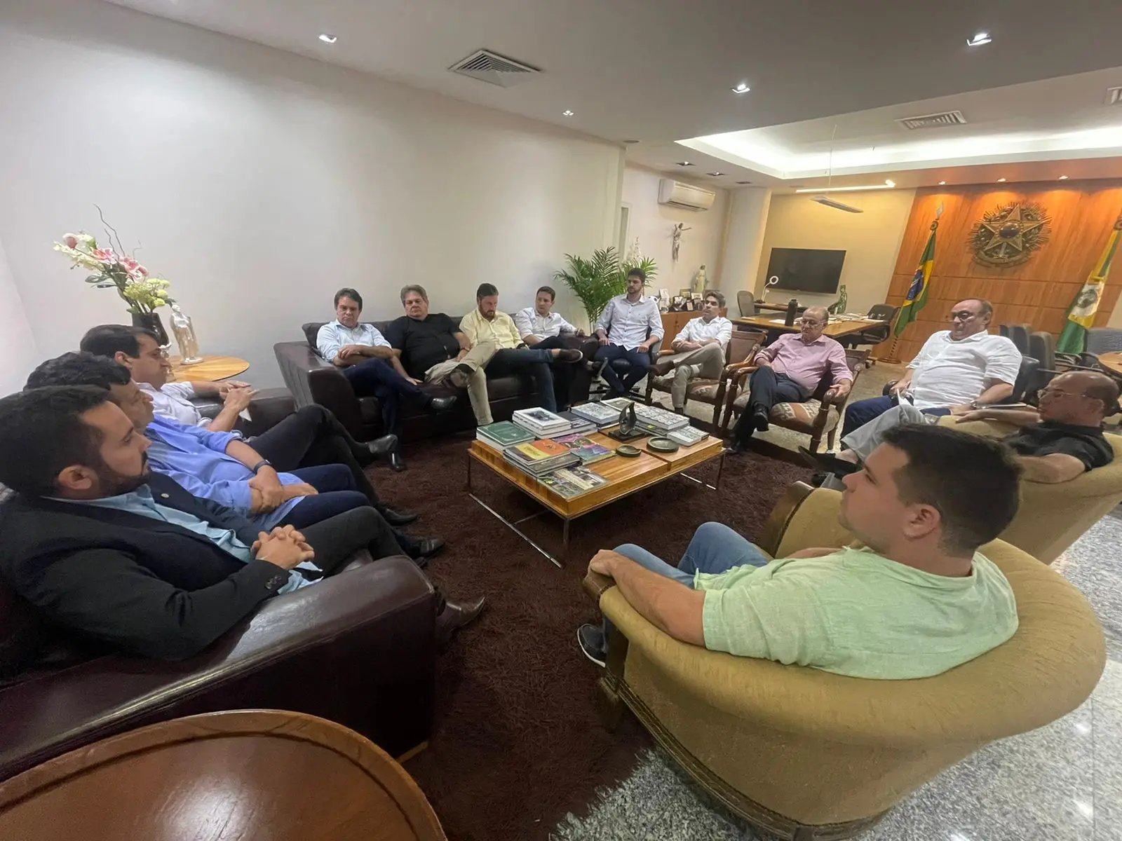 Imagem da notícia: Em busca da unidade no Ceará, PDT reúne bancada e reafirma apoio a Ciro Gomes