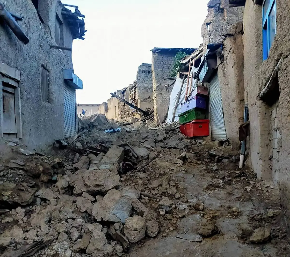 Imagem da notícia: Terremoto no leste do Afeganistão deixa mais de mil mortos